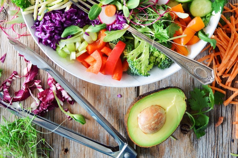 8 Reasons Why We Should Be Eating More Raw Food 