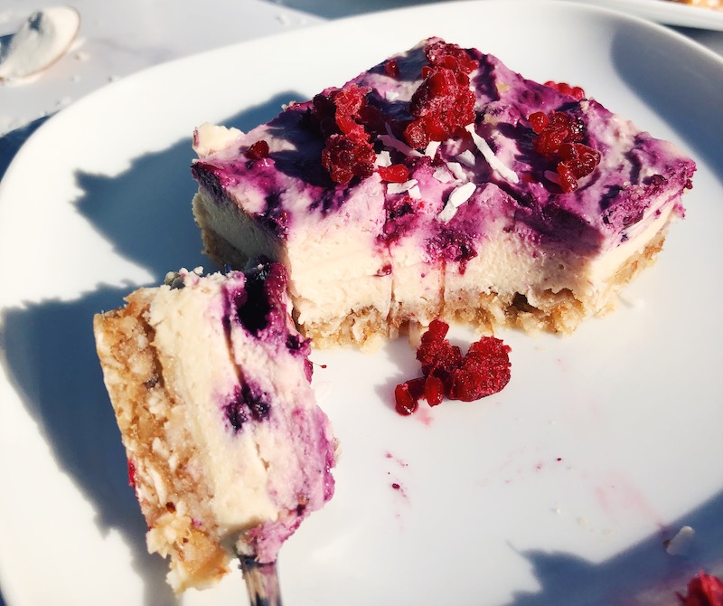 Vegan Mixed Berry Probiotic Cheesecake Bars